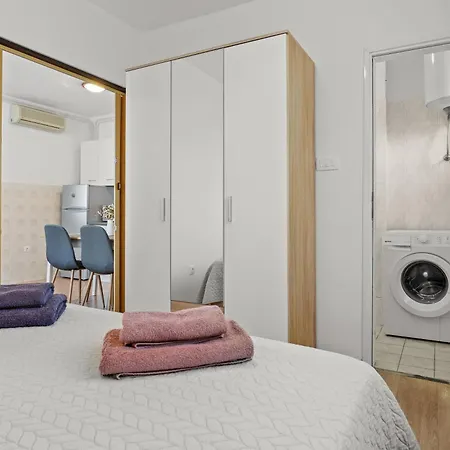 Apartament Danica Valtura